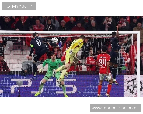 欧联杯精彩对决皇马3-0战胜本菲卡帽子戏法点燃全场激情